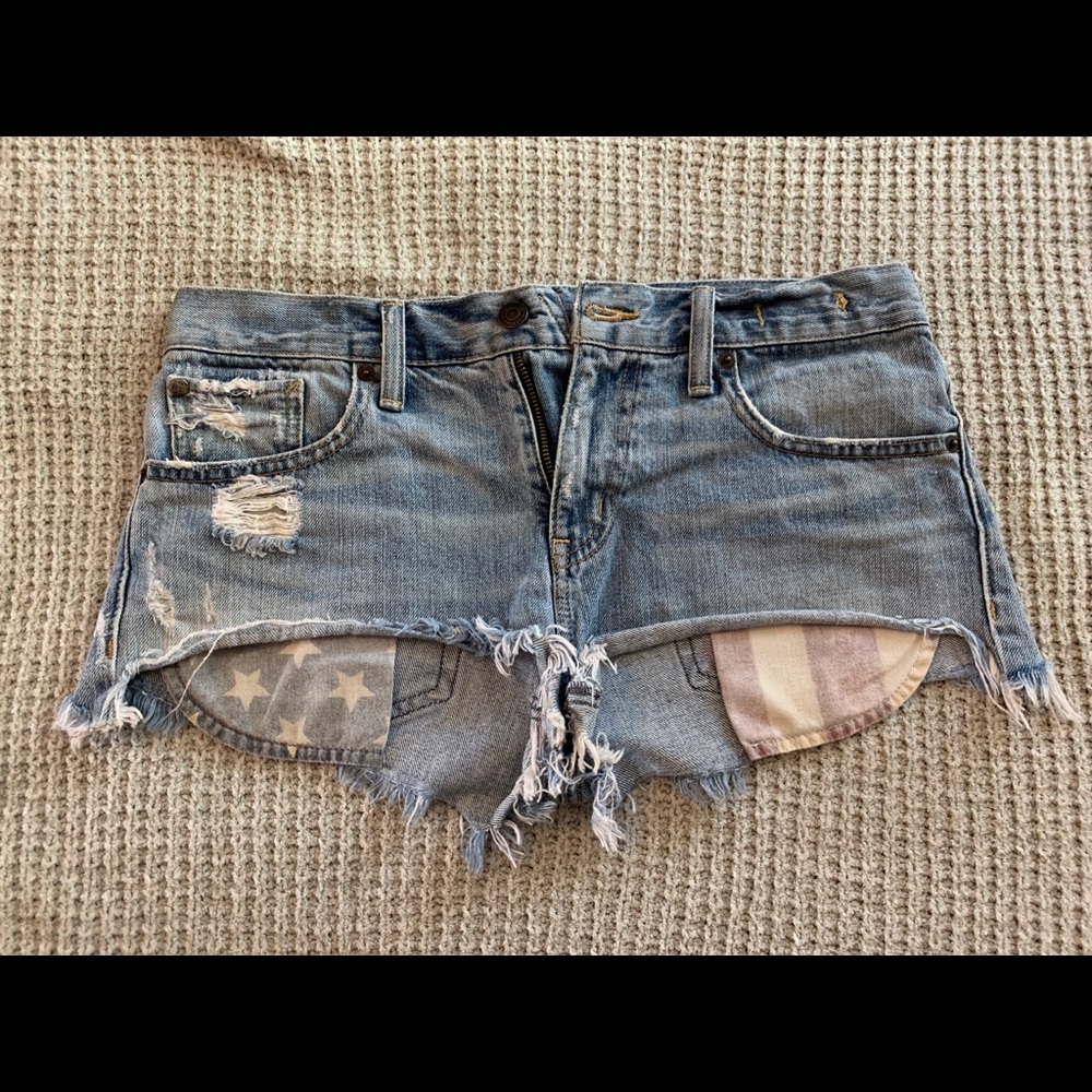 Ralph Lauren size 26 Stars and Stripes boyfriend cut off shorts.